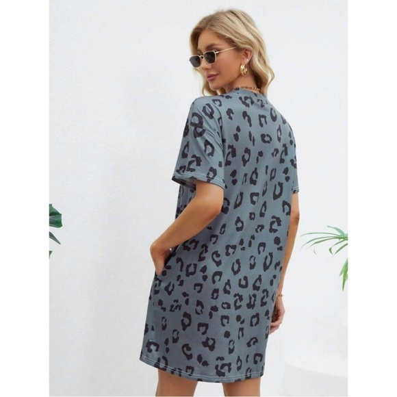 Women’s Blue Gray Leopard Print Drop Shoulder Dress - Picture 3 of 6